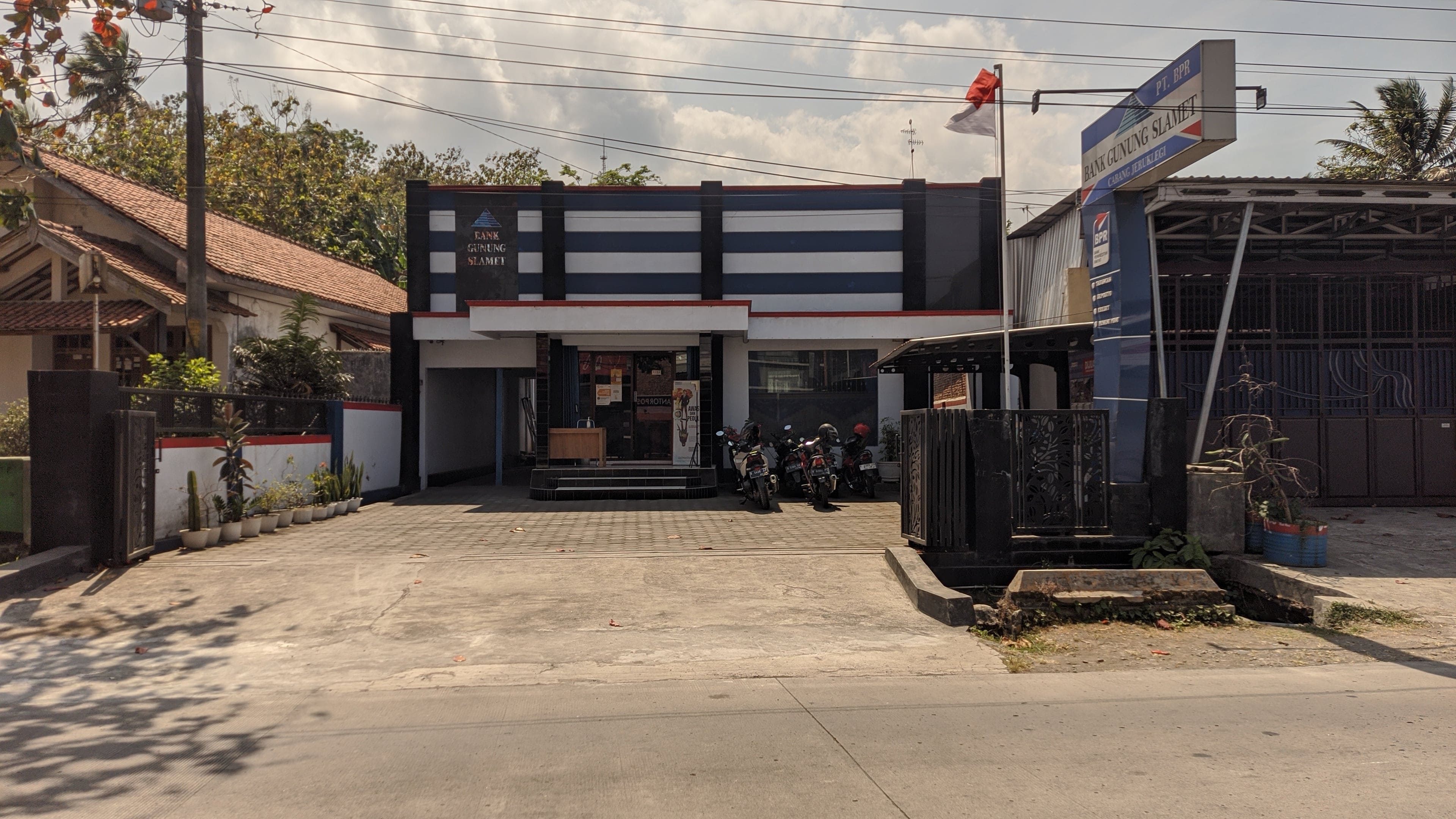 PT. BPR Gunung Slamet Cabang Jeruklegi