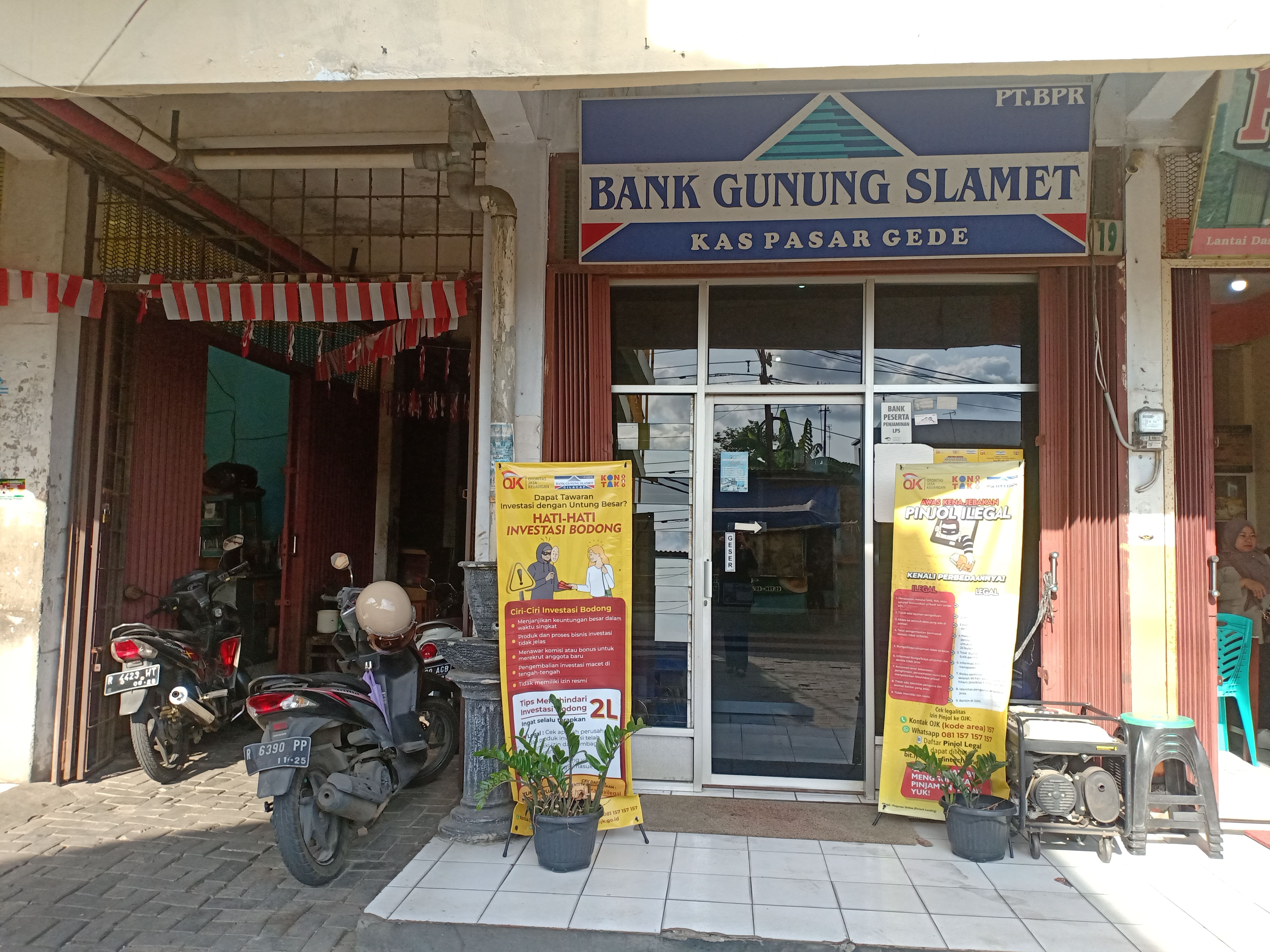 PT. BPR Gunung Slamet Kantor Kas Pasar Gede